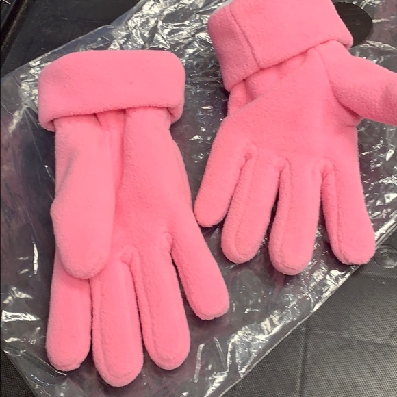 Hello kitty gloves size 7-14 - Picture 2 of 2